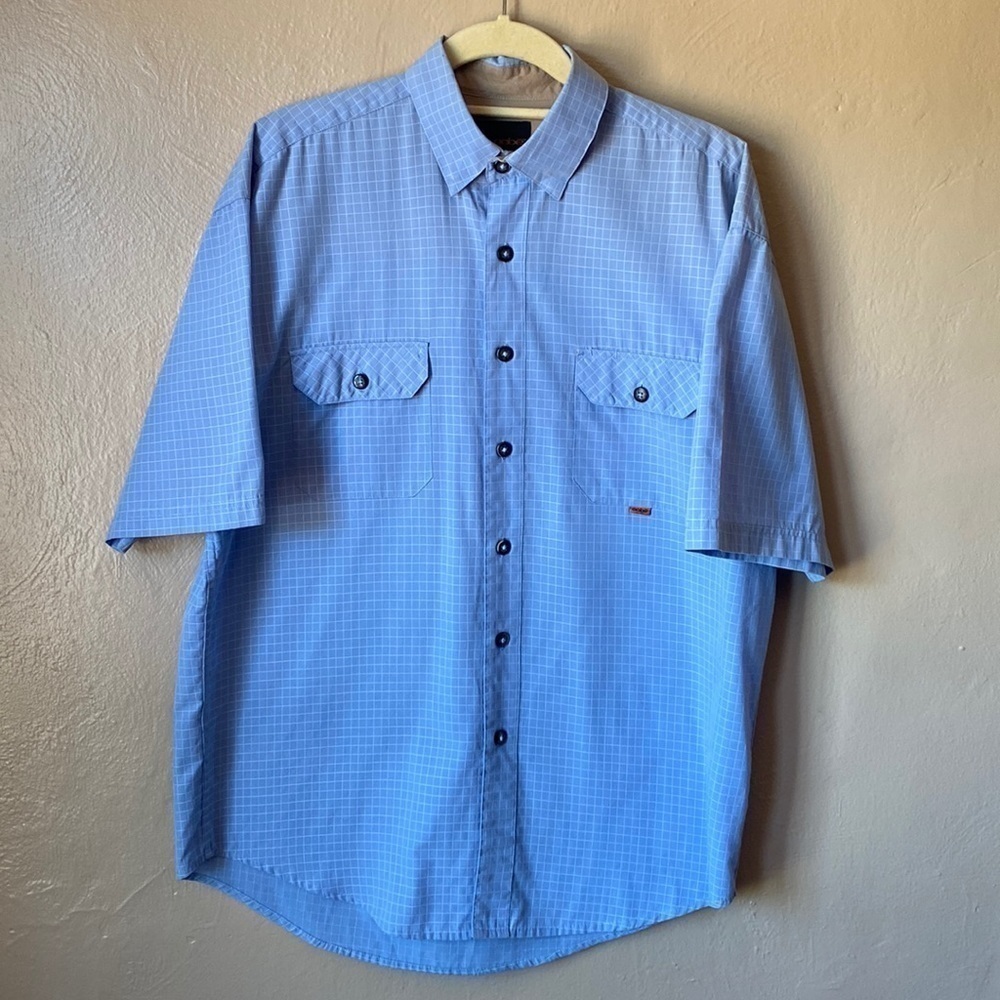Oobe Men’s 2- Pocket Short Sleeve Shirt Size Medium